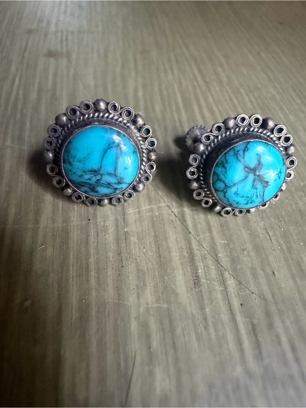 Vintage Turquoise Stone Silver Accent Women's clip-on Earrings - Blue